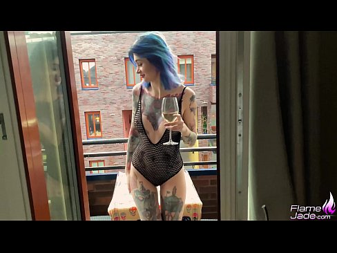 ❤️ Ragazza tremenda chì succhia cù una bocca è cazzo appassionatamente sottu à u celu apertu ️ Video sessu à co.assistdoctor23.ru ❌